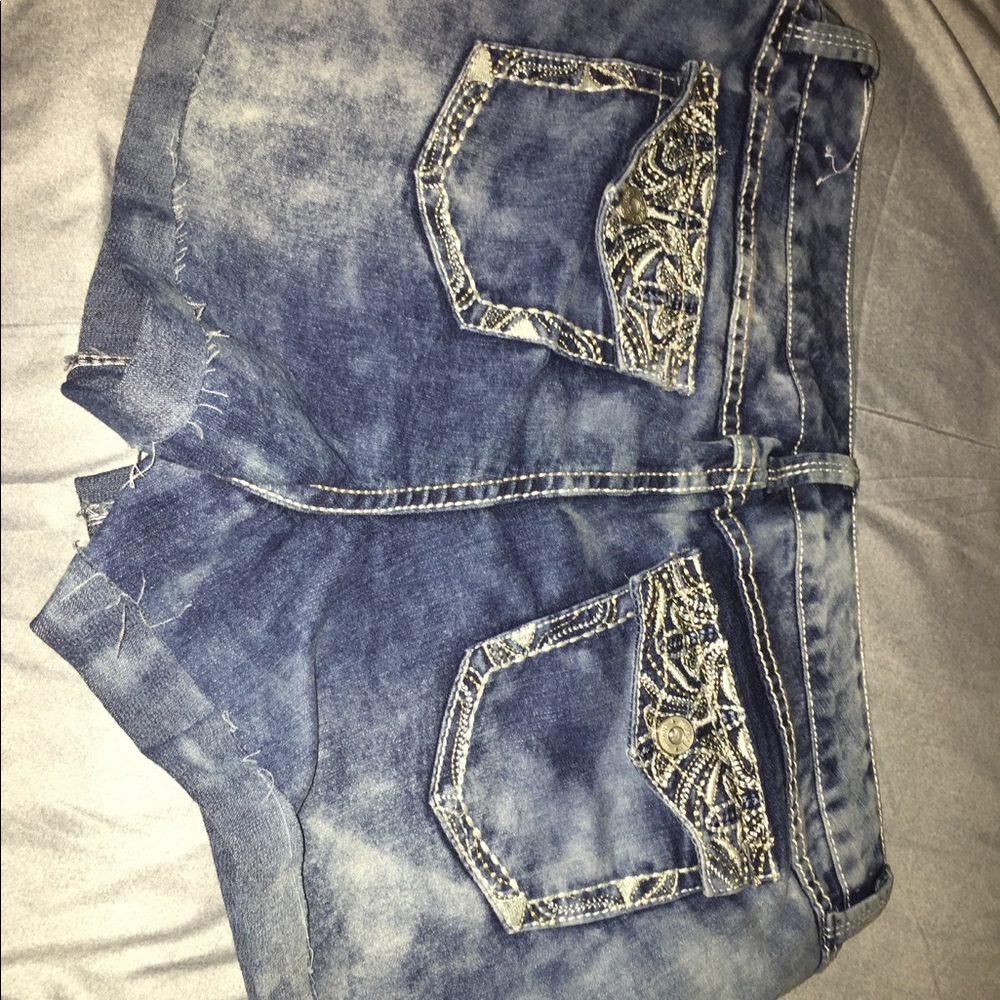 shorts - Picture 2 of 3